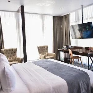 Monarch Hotel